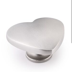 The Cellar Enamel Cast Iron Cookware Heart Silver-Tone Knob NWT